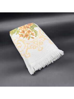 Vintage Floral Bath Towel 1970s Retro Fringe Cotton Rose Flowers Cannon USA